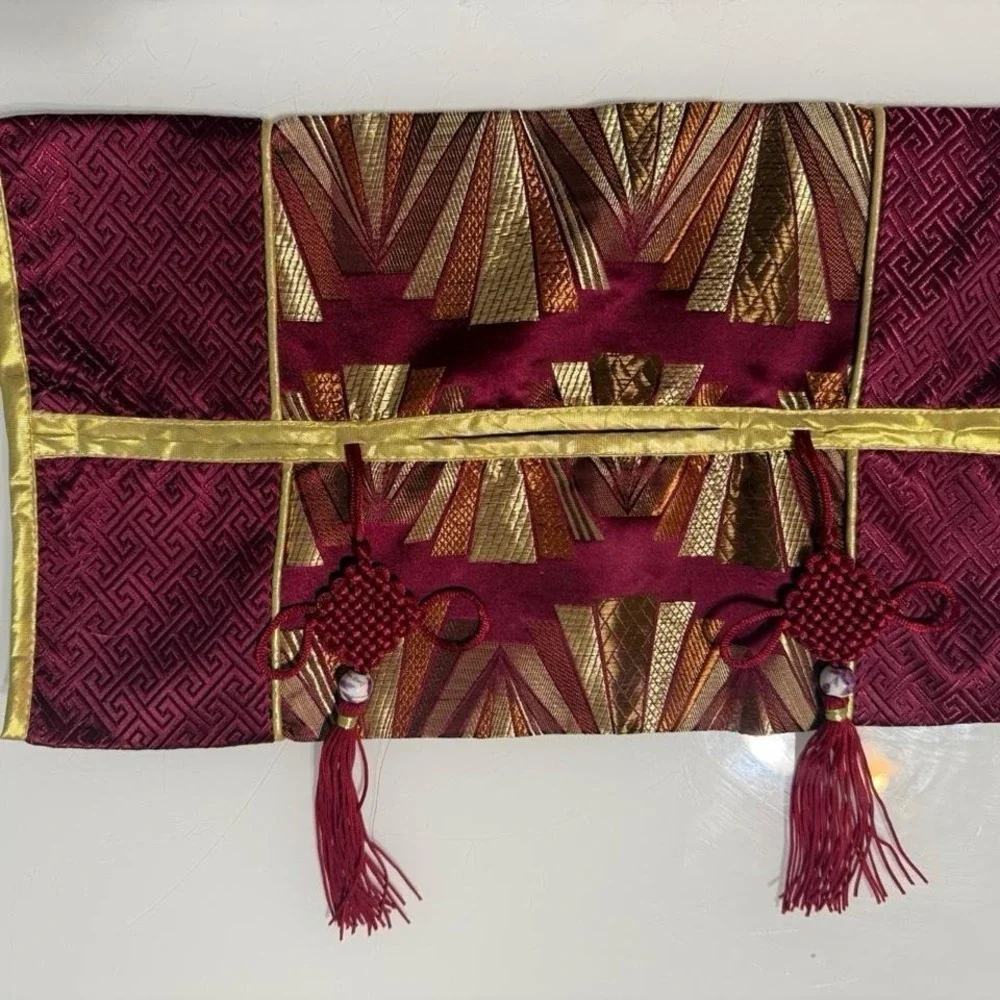 Red & gold Chinese gift bag with tassels